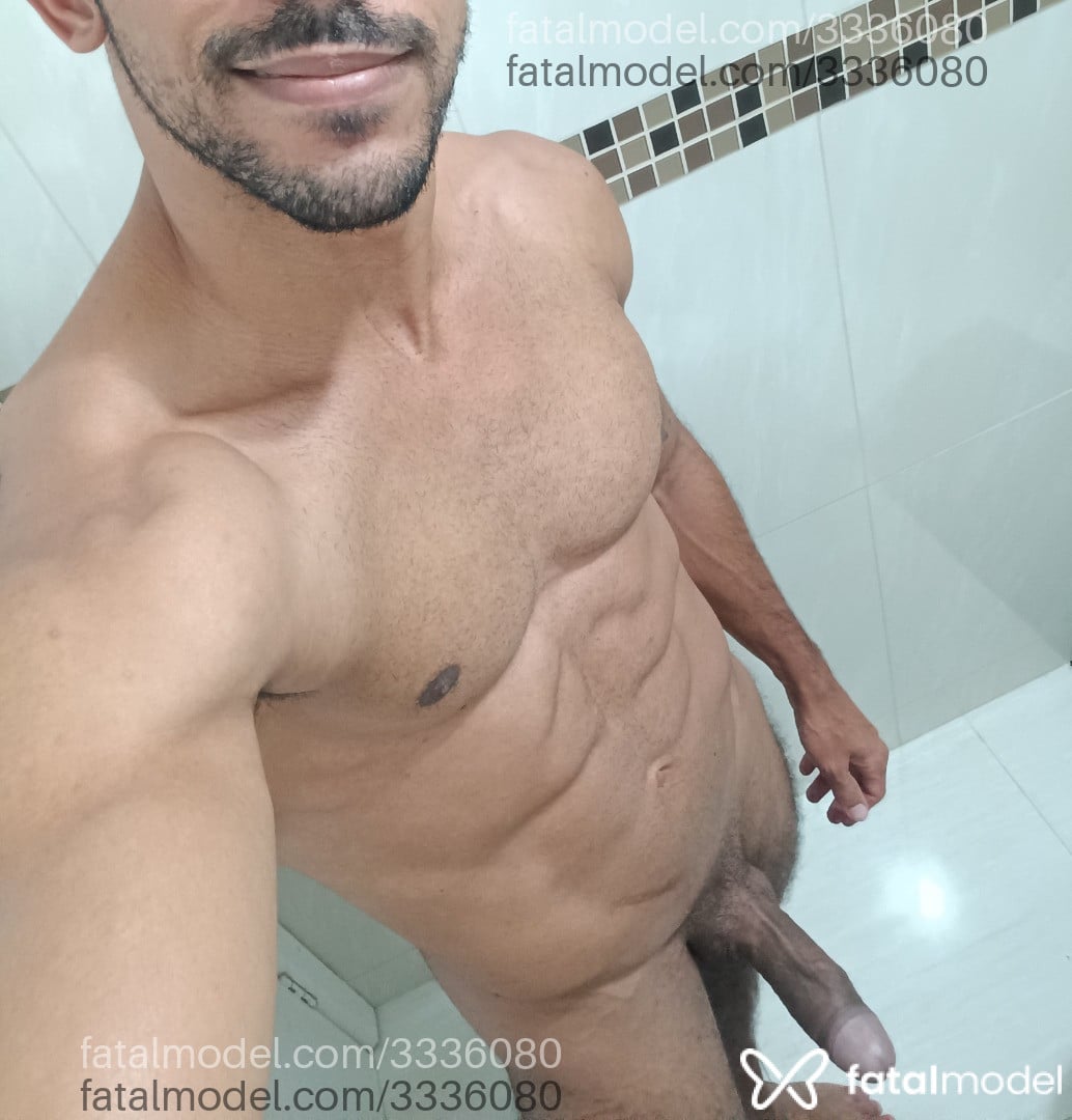 Acompanhante homem com cabelo castanho de olhos castanhos - Alemineirinho