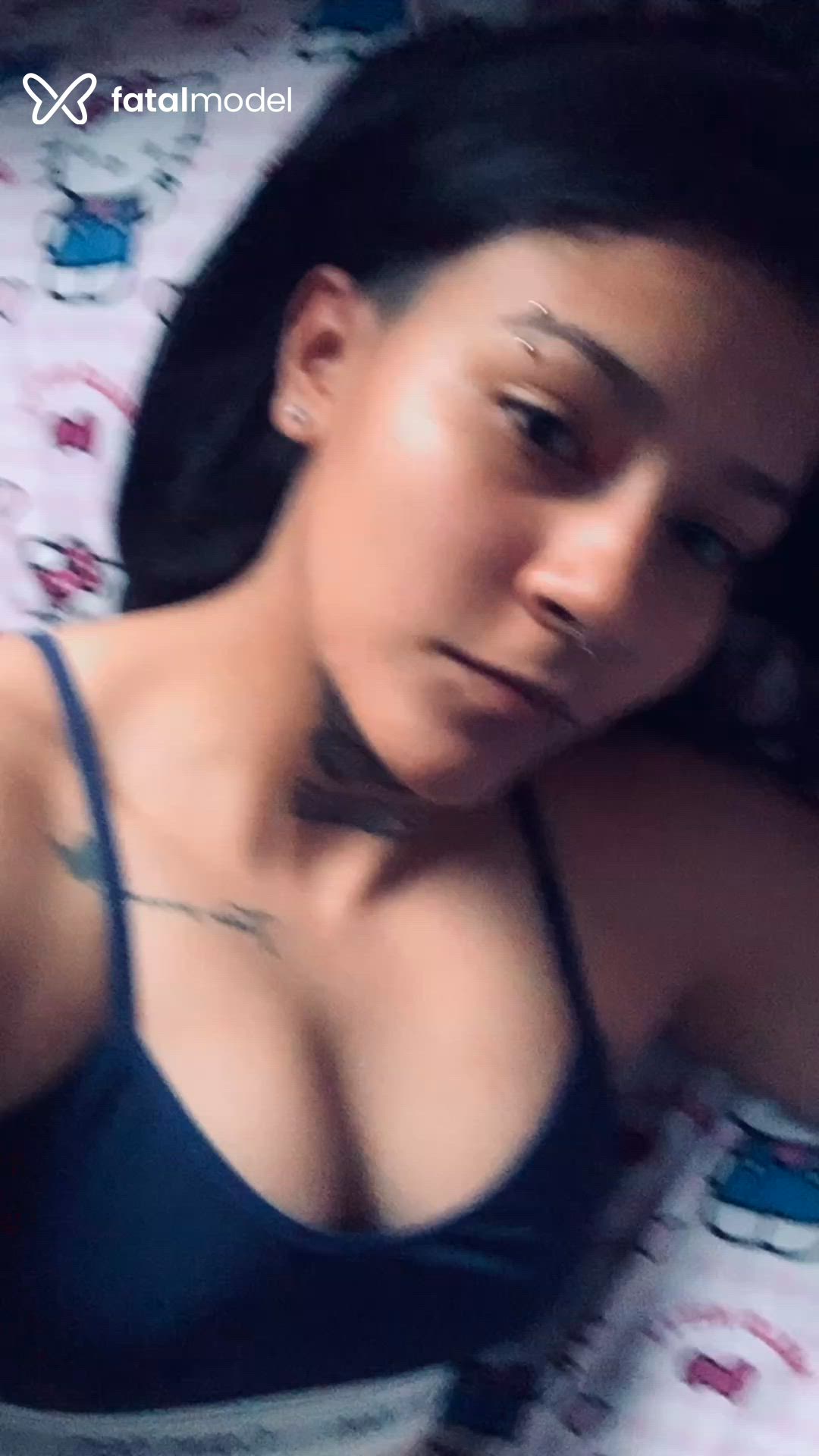 Acompanhante mulher com cabelo castanho de olhos castanhos - Larissa