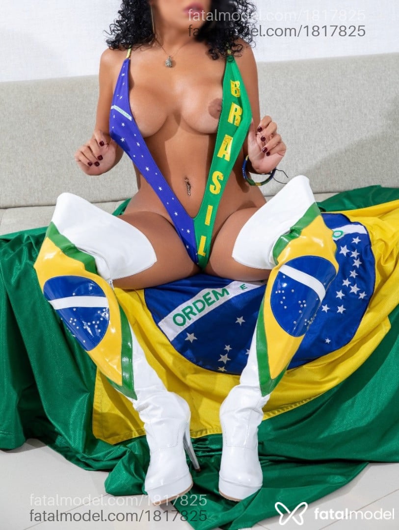 Acompanhante mulher morena (o) de olhos castanhos - Mel villar