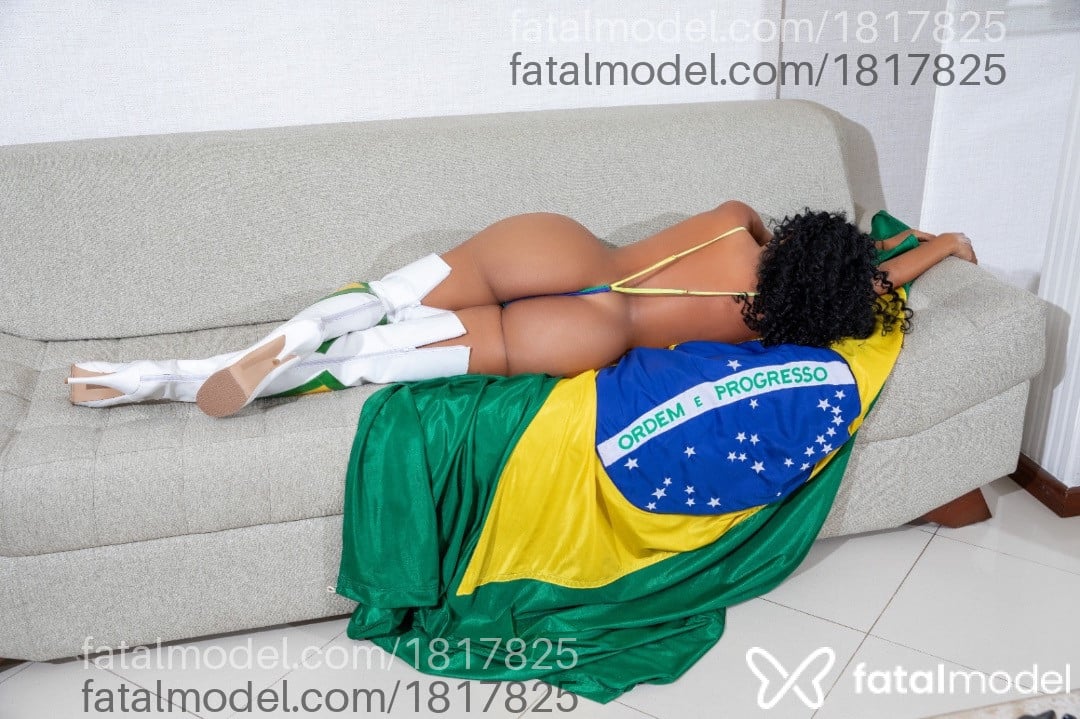 Acompanhante mulher morena (o) de olhos castanhos - Mel villar
