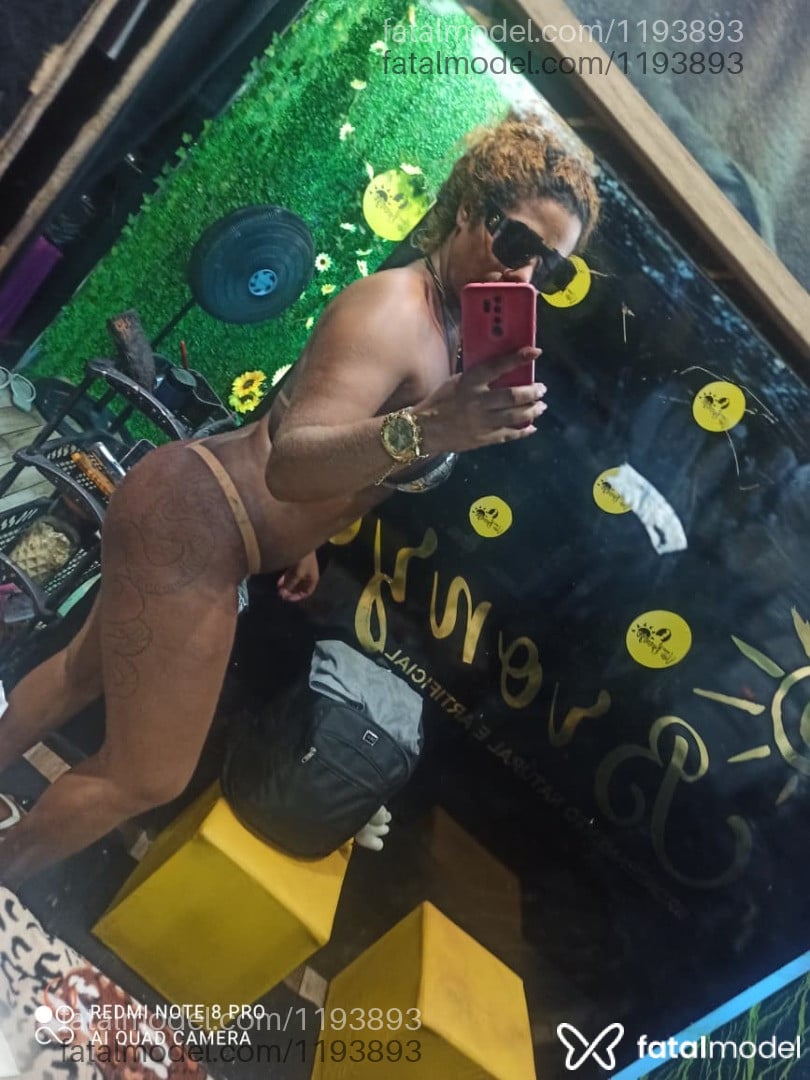 Acompanhante travesti loira (o) de olhos pretos - Thamara