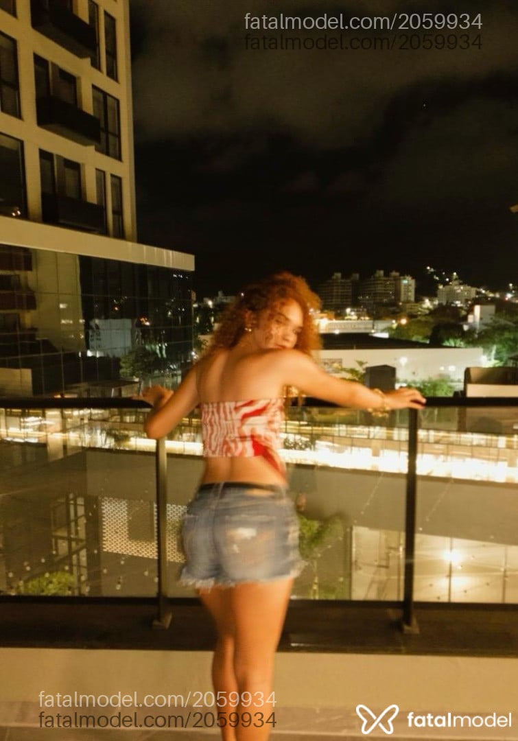 Acompanhante mulher trans ruiva (o) de olhos castanhos - Tiffany