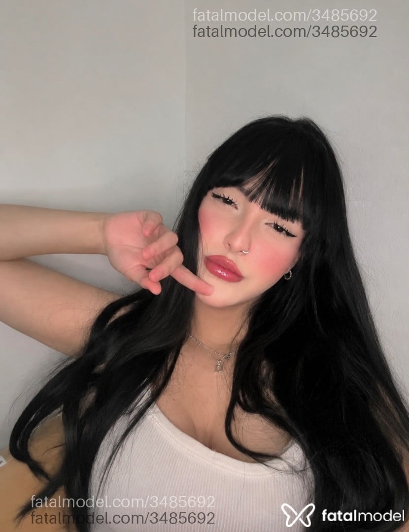 Acompanhante mulher morena (o) de olhos pretos - Japacama