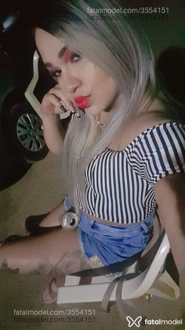 Acompanhante mulher loira (o) de olhos castanhos - Larissa Acompanhante mulher loira (o) de olhos castanhos - Larissa