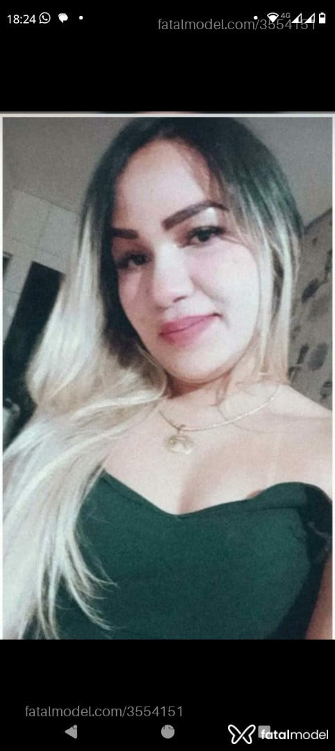 Acompanhante mulher loira (o) de olhos castanhos - Alessandra