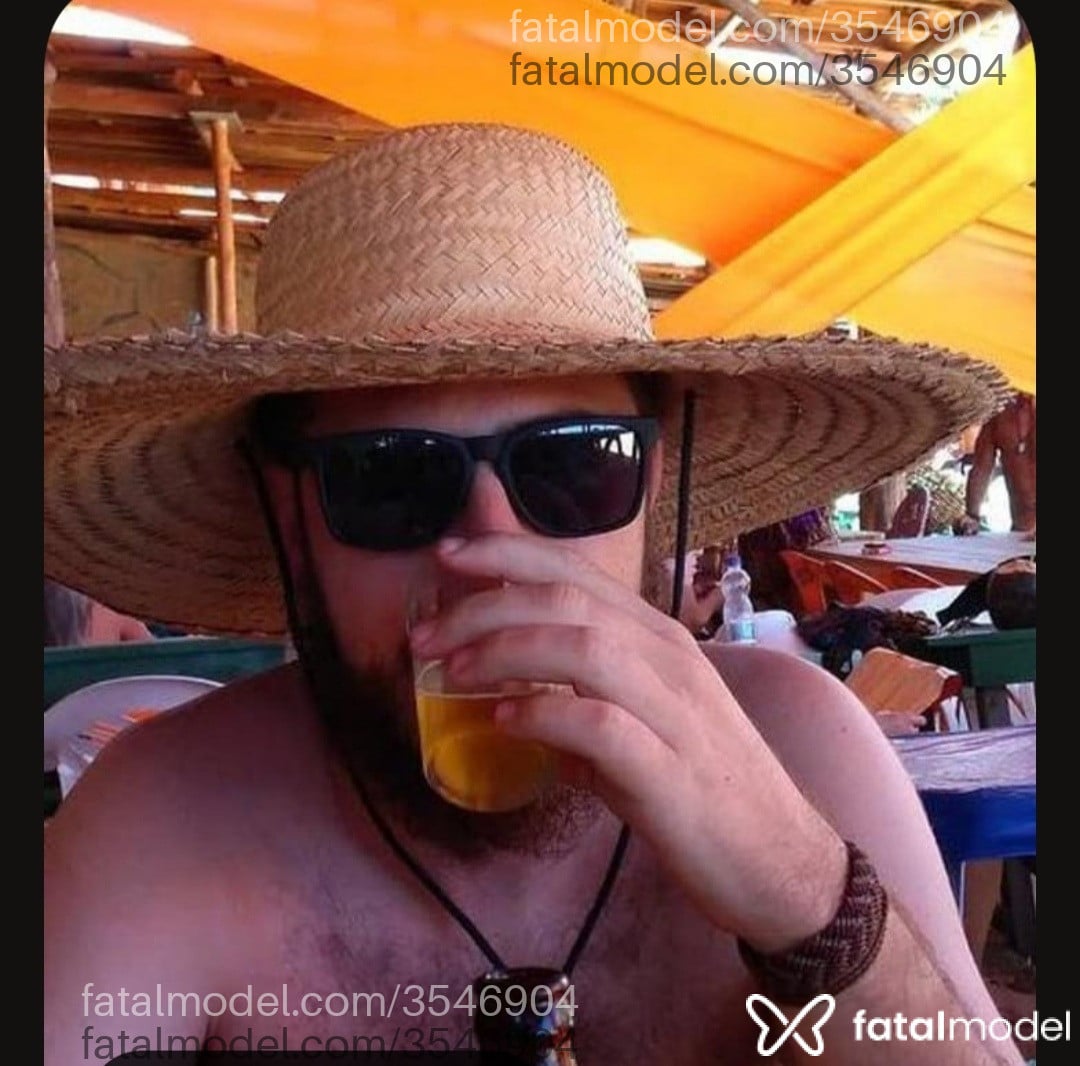 Acompanhante homem loira (o) de olhos verdes - Lucas