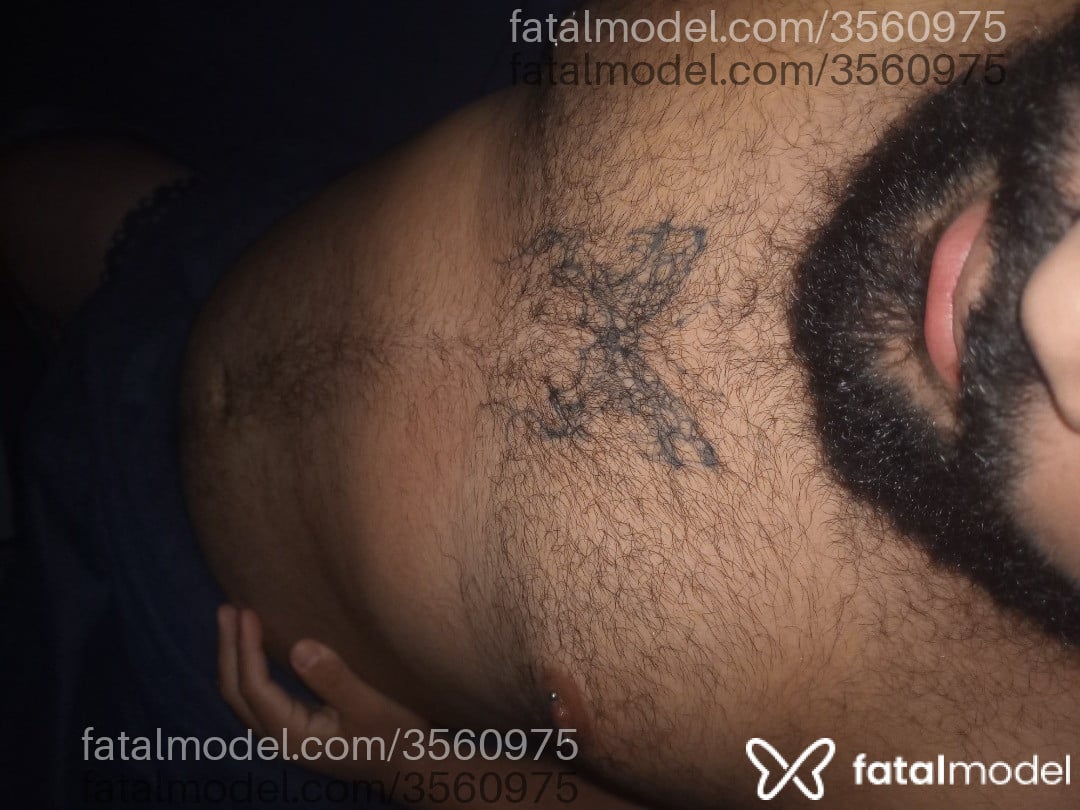 Acompanhante homem morena (o) de olhos castanhos - Pedro