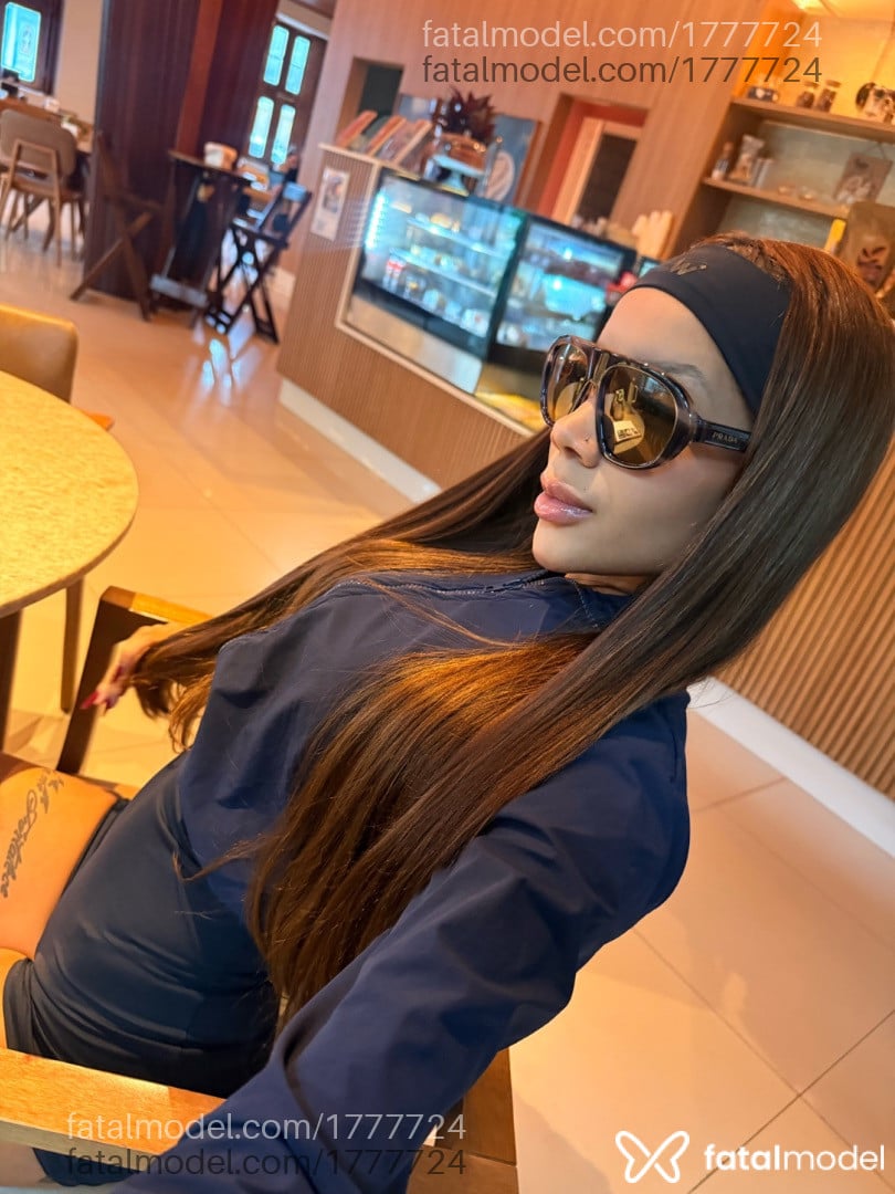 Acompanhante mulher com cabelo castanho de olhos castanhos - Bruninha