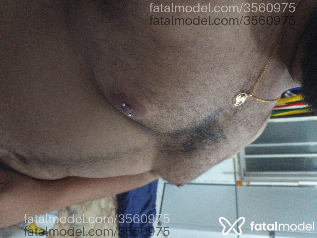 Acompanhante homem morena (o) de olhos castanhos - Pedro