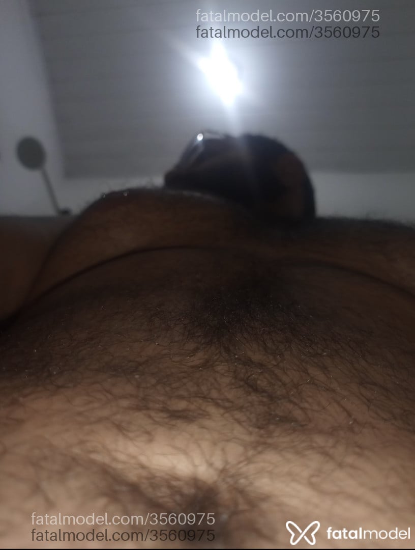 Acompanhante homem morena (o) de olhos castanhos - Pedro