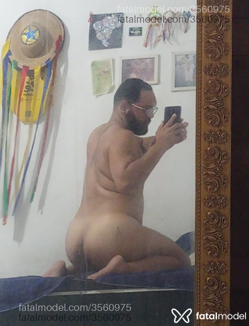 Acompanhante homem morena (o) de olhos castanhos - Carlos