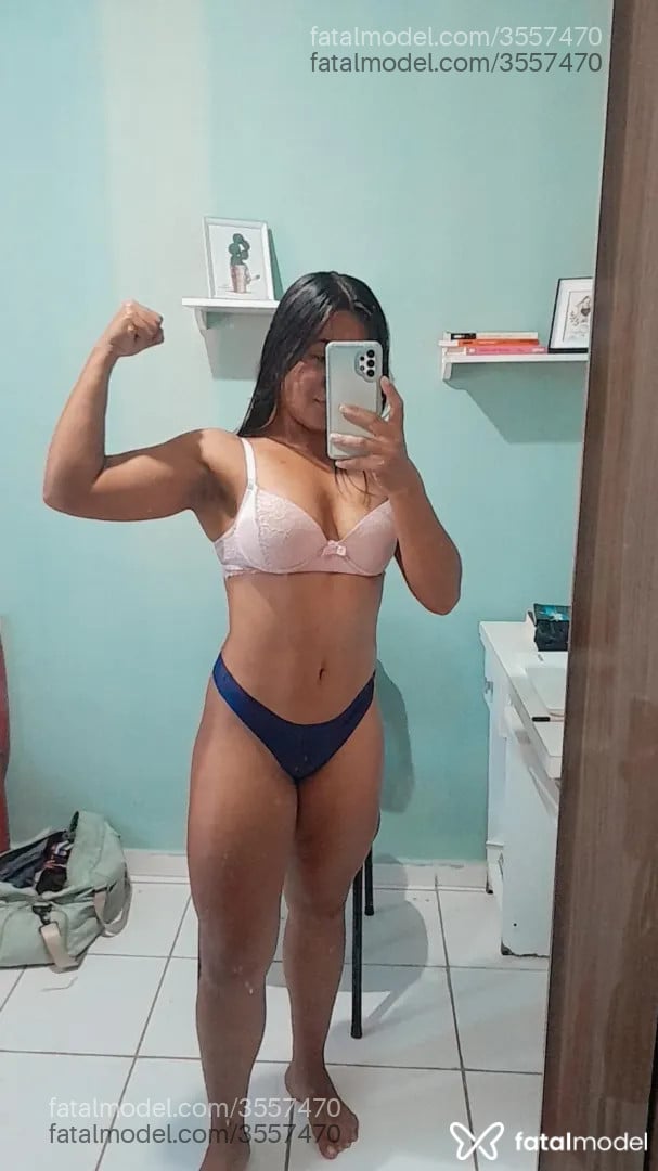 Acompanhante mulher morena (o) de olhos castanhos - Bárbara