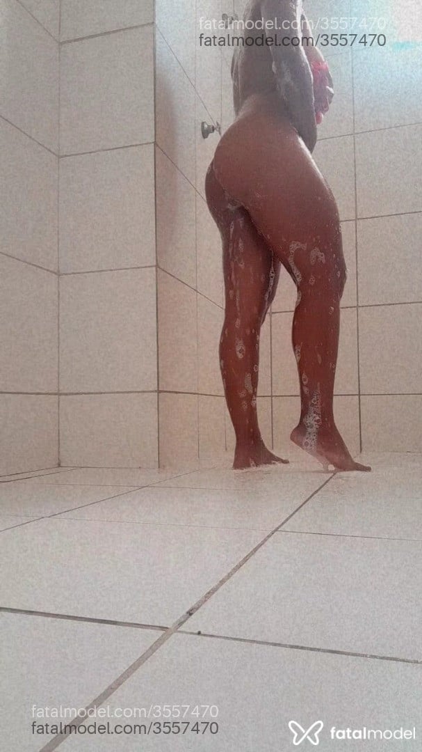 Acompanhante mulher morena (o) de olhos castanhos - Bárbara