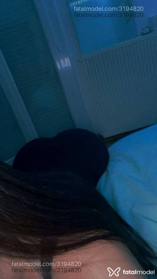 Acompanhante mulher com cabelo castanho de olhos pretos em Formiga Acompanhante mulher com cabelo castanho de olhos pretos em Formiga - Carol