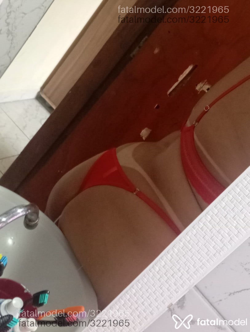 Acompanhante mulher morena (o) de olhos castanhos - Girlbad