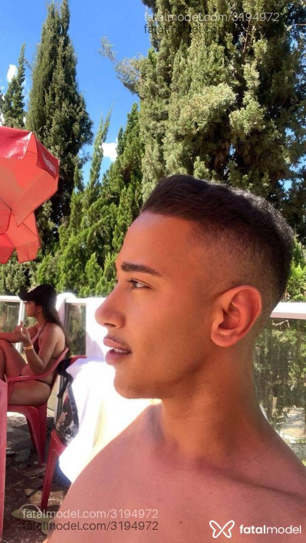 Acompanhante homem com cabelo castanho de olhos castanhos em Rio de Janeiro - Matheus