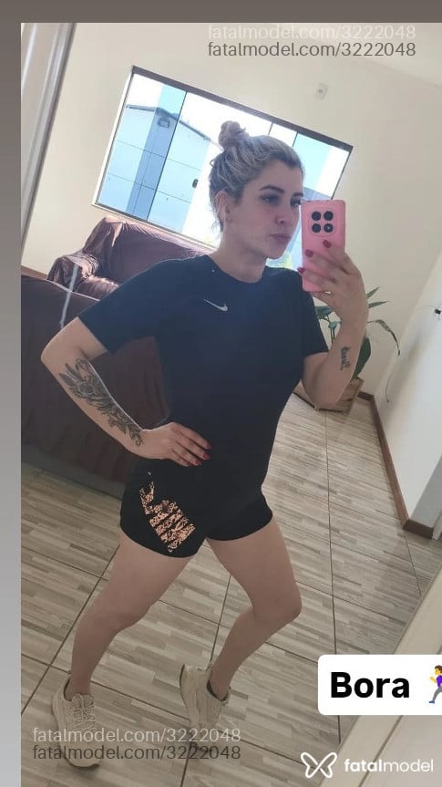 Acompanhante mulher loira (o) de olhos castanhos - Vitória