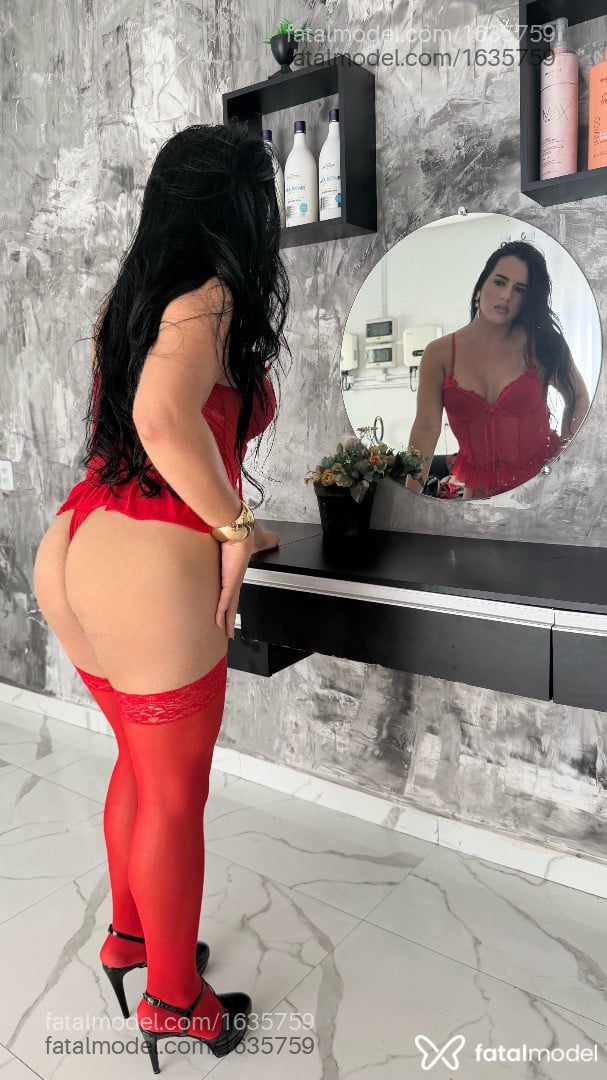 Acompanhante travesti morena (o) de olhos pretos - Laura