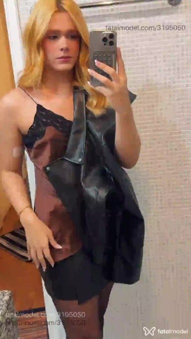 Acompanhante mulher trans loira (o) de olhos castanhos em Ribeirão Preto - Giulia Marques