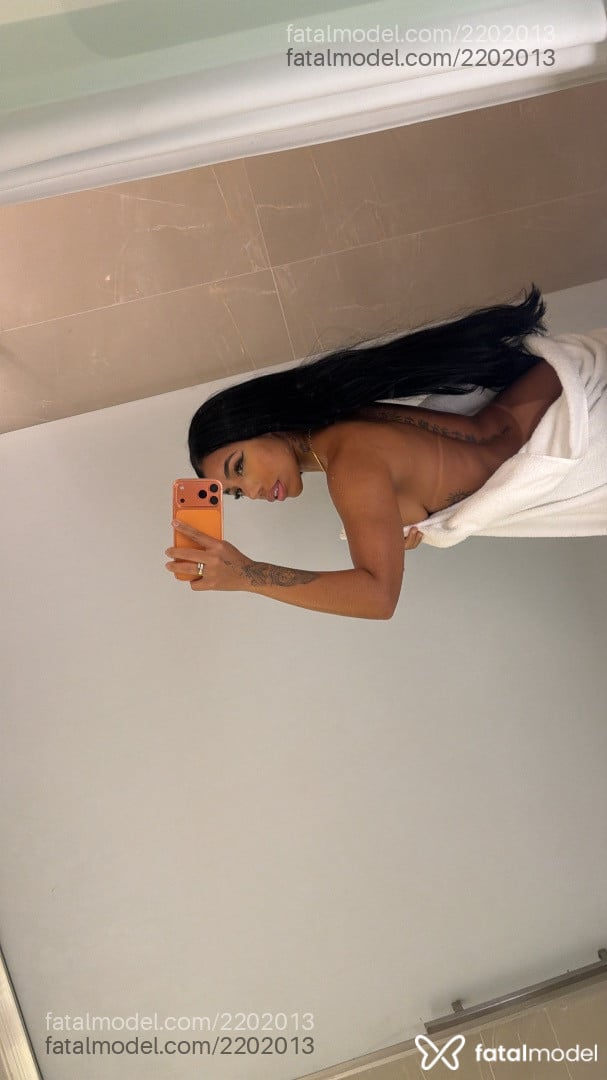 Acompanhante mulher morena (o) de olhos mel - Fernanda Acompanhante mulher morena (o) de olhos mel - Fernanda
