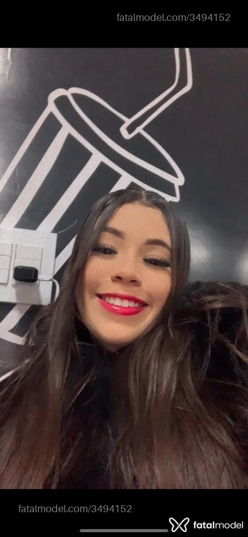 Acompanhante mulher morena (o) de olhos castanhos - Cristina