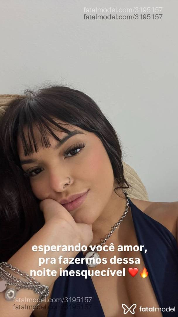 Acompanhante mulher morena (o) de olhos pretos - Laíis