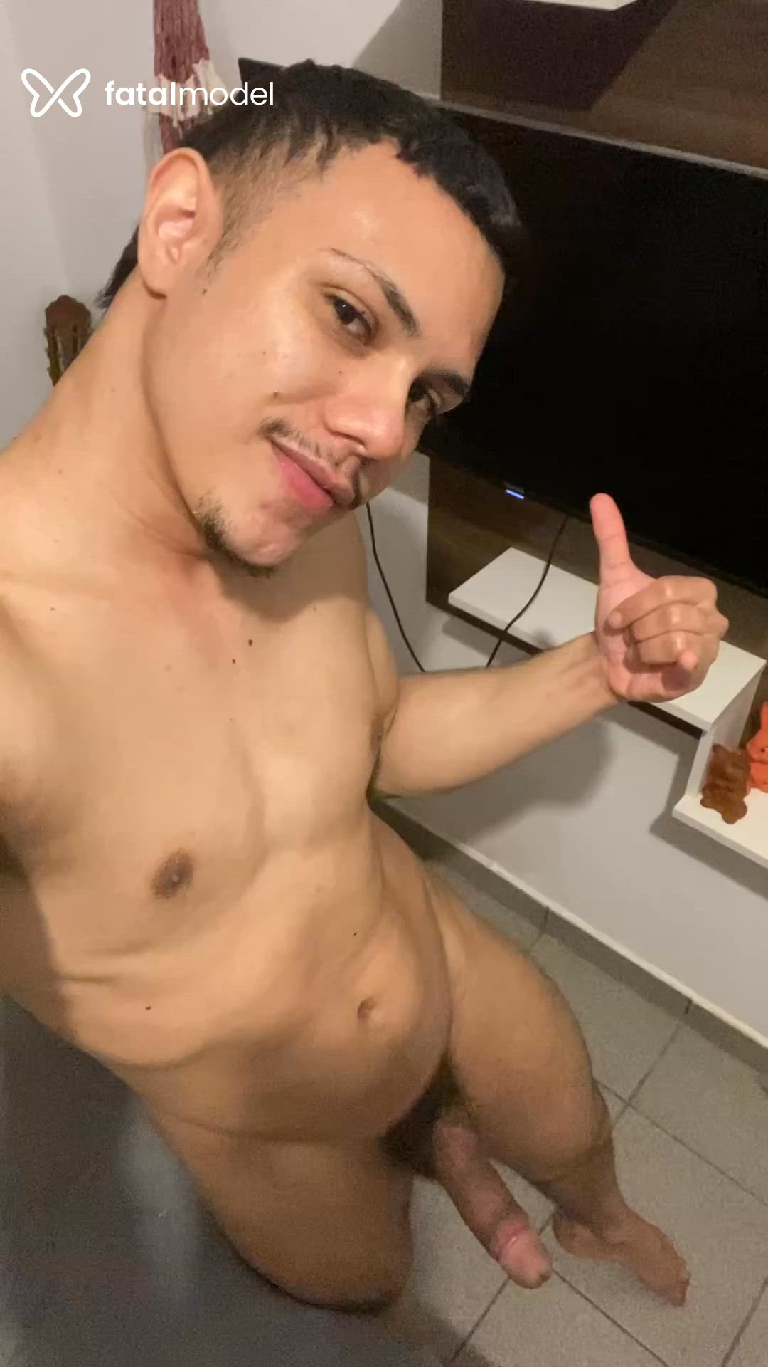 Acompanhante homem morena (o) de olhos castanhos - Lucas