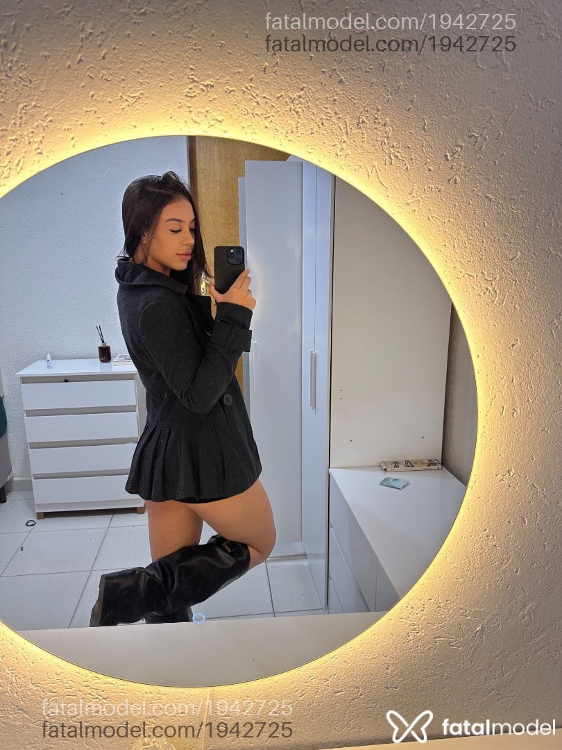 Acompanhante mulher com cabelo castanho de olhos castanhos - Valentina Cervi