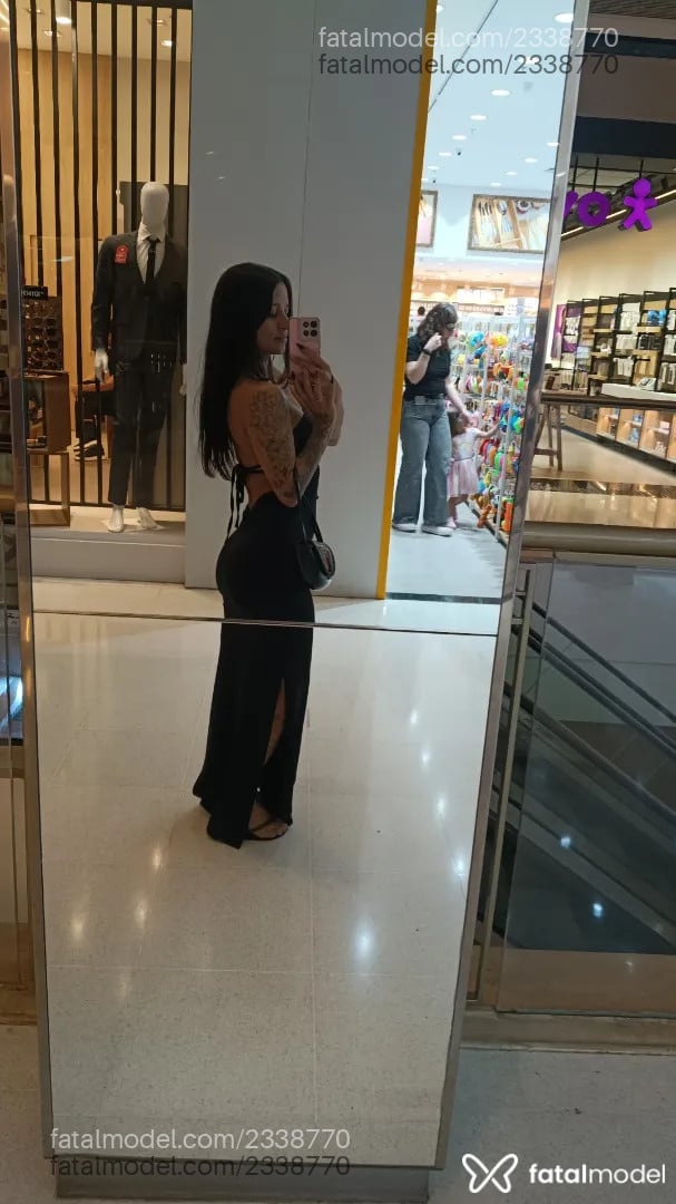 Acompanhante mulher morena (o) de olhos castanhos - Pequenagostosinha