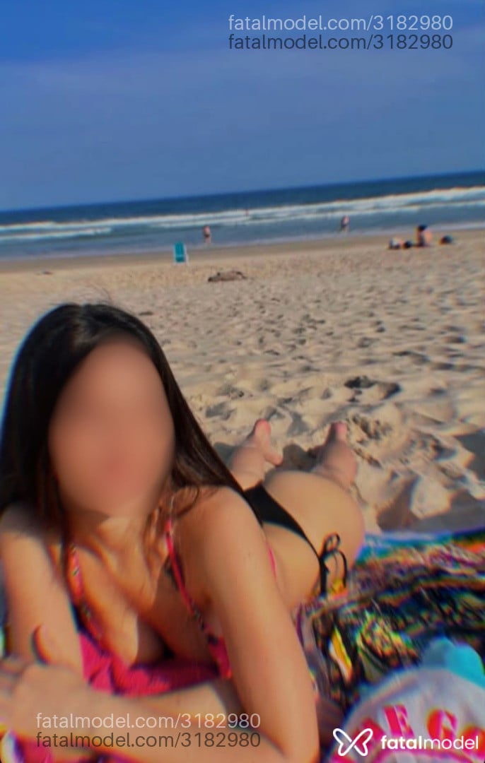 Acompanhante mulher com cabelo castanho de olhos castanhos - Angélica Silva