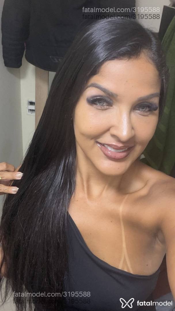Acompanhante mulher morena (o) de olhos pretos - Morenah