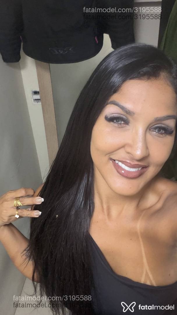 Acompanhante mulher morena (o) de olhos pretos - Morenah