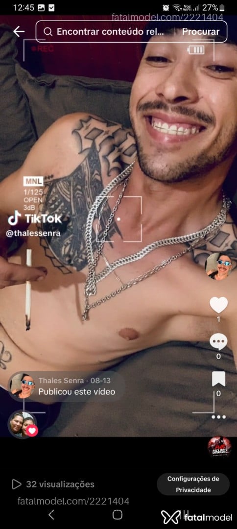 Acompanhante homem com cabelo castanho de olhos castanhos - Senra