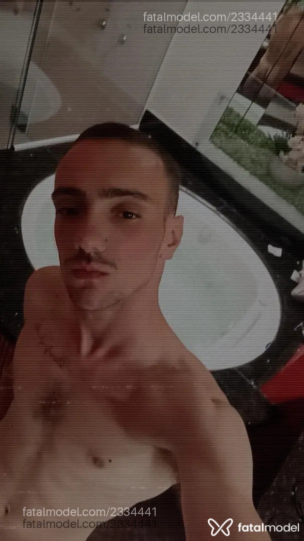 Acompanhante homem com cabelo castanho de olhos pretos - Gabriel Acompanhante homem com cabelo castanho de olhos pretos - Gabriel