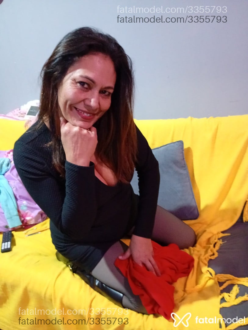 Acompanhante mulher morena (o) de olhos mel - Melissa