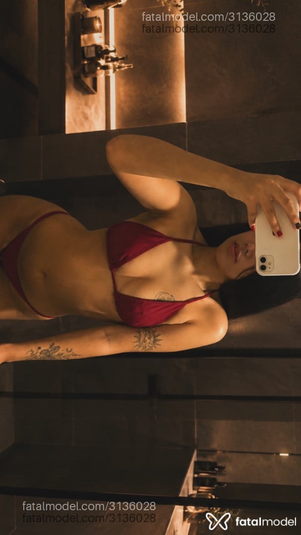 Acompanhante mulher morena (o) de olhos castanhos - Barbxy alves