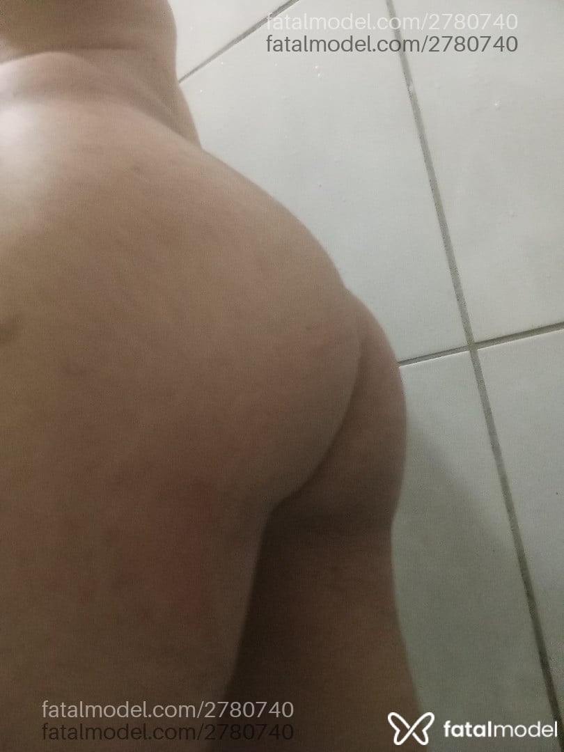 Acompanhante homem com cabelo castanho de olhos mel - Lucas Silva