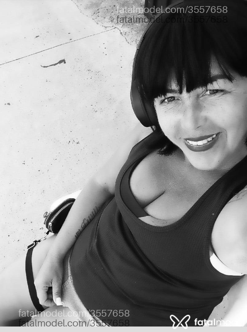 Acompanhante mulher morena (o) de olhos castanhos - Morgana Gang Bung