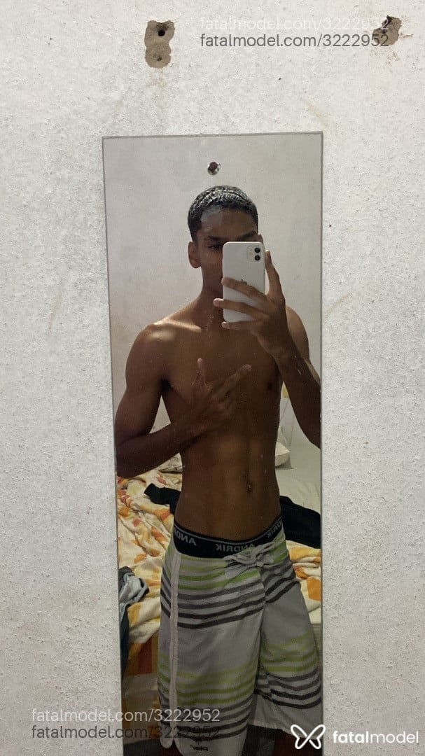 Acompanhante homem morena (o) de olhos castanhos - Mvmineirin