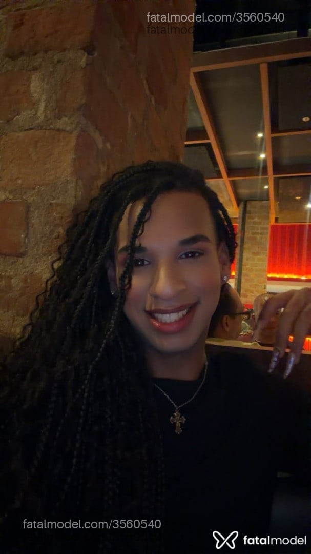 Acompanhante mulher trans morena (o) de olhos castanhos - Tamara Oliver