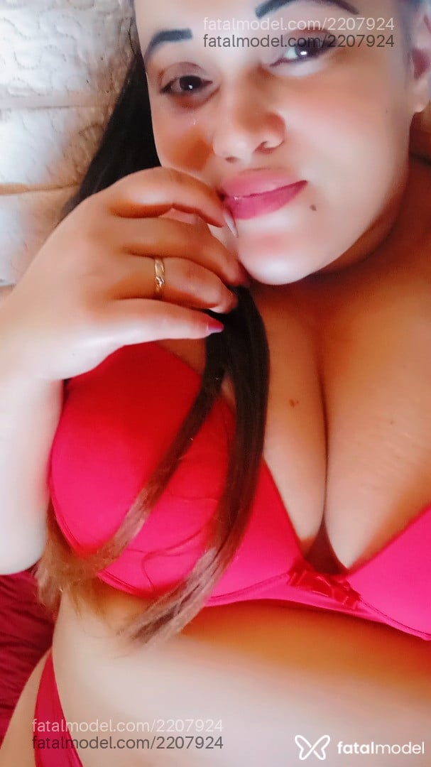 Acompanhante mulher morena (o) de olhos castanhos - Cristal
