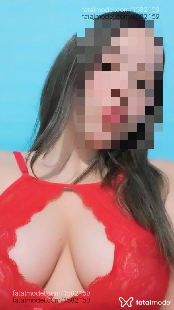 Acompanhante mulher loira (o) de olhos castanhos - Danielle