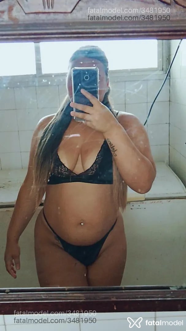 Acompanhante mulher morena (o) de olhos verdes - Soll