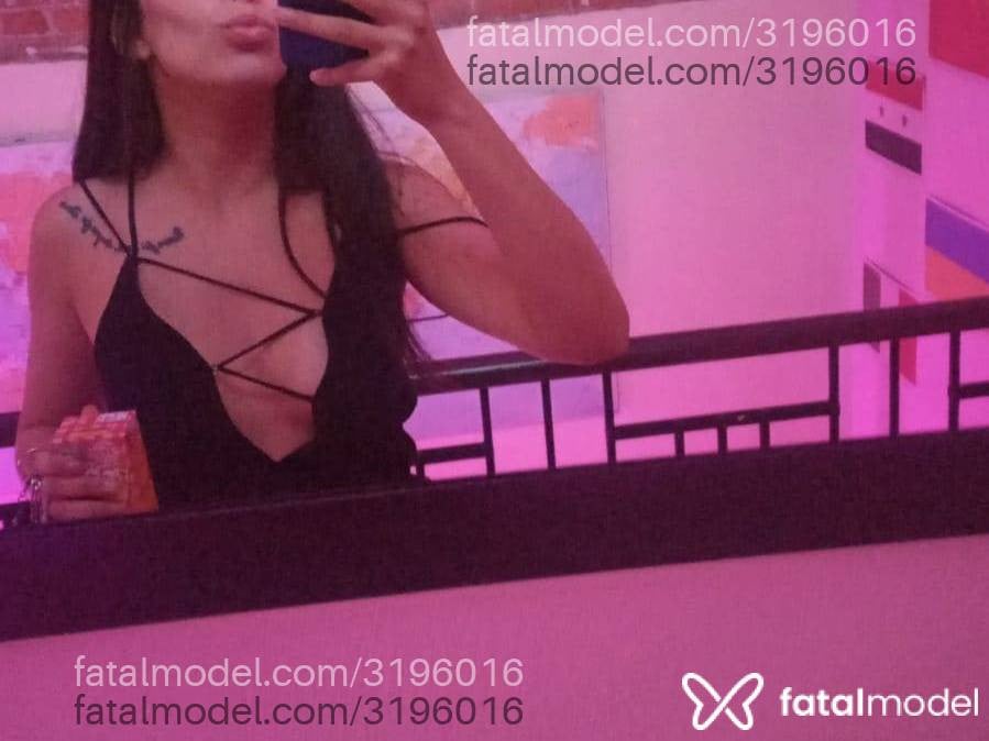 Acompanhante mulher com cabelo castanho de olhos pretos em Piratini - Lalazinha