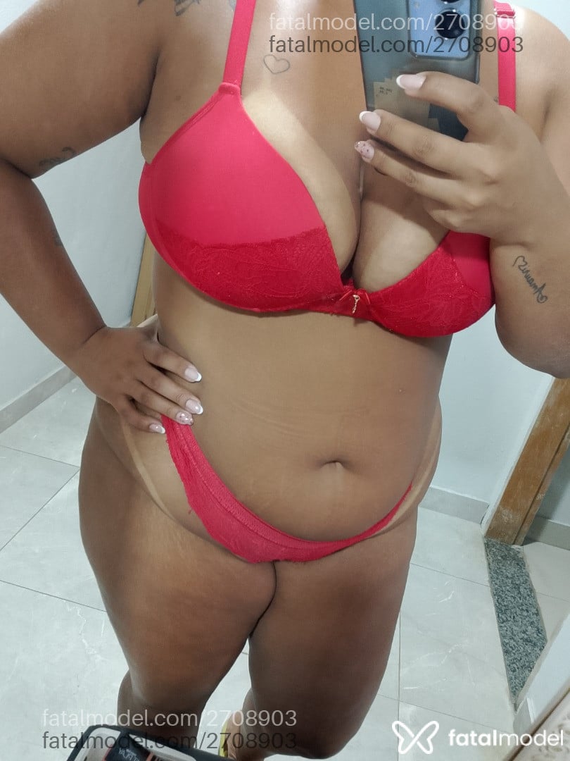 Acompanhante mulher morena (o) de olhos mel - Luma