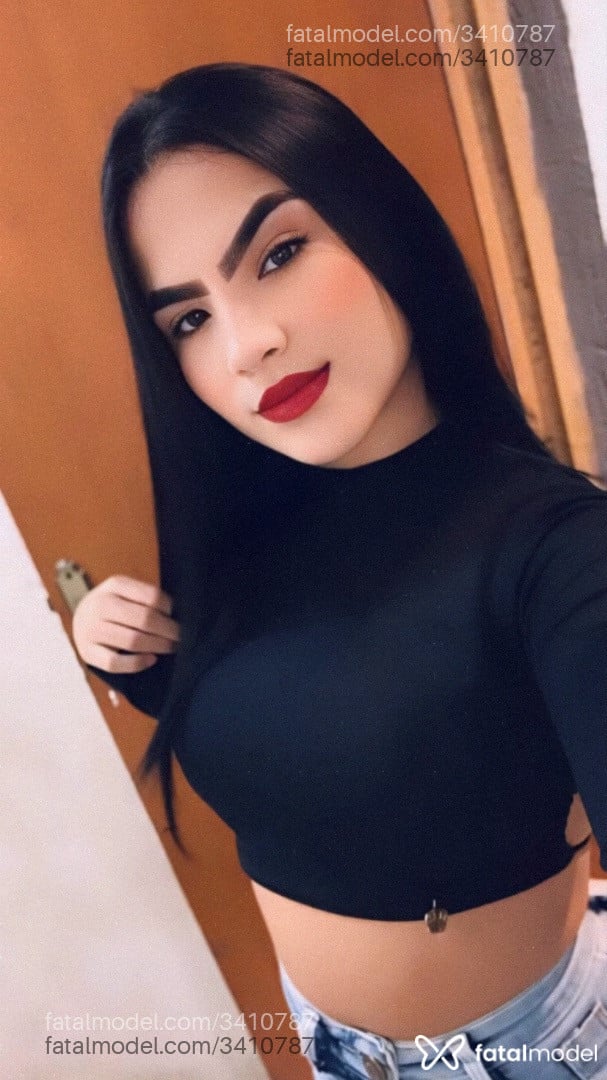 Acompanhante mulher morena (o) de olhos castanhos - Júlia Martinez
