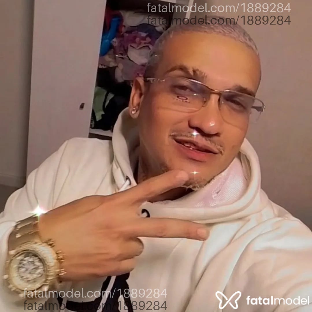 Acompanhante homem morena (o) de olhos castanhos - Henrique