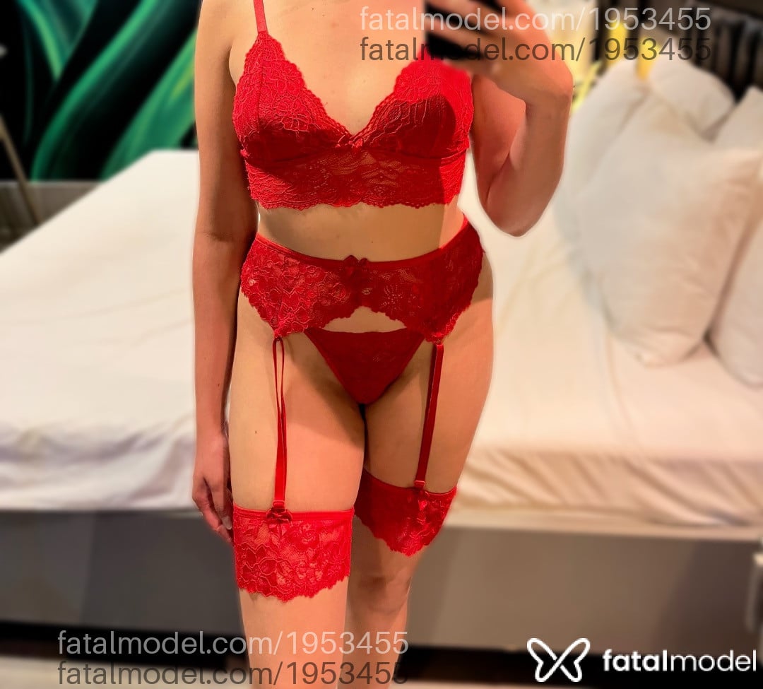 Acompanhante mulher com cabelo castanho de olhos castanhos - Livia Nogueira