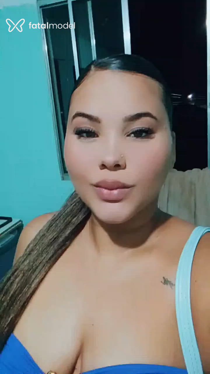 Acompanhante mulher morena (o) de olhos verdes - Soll