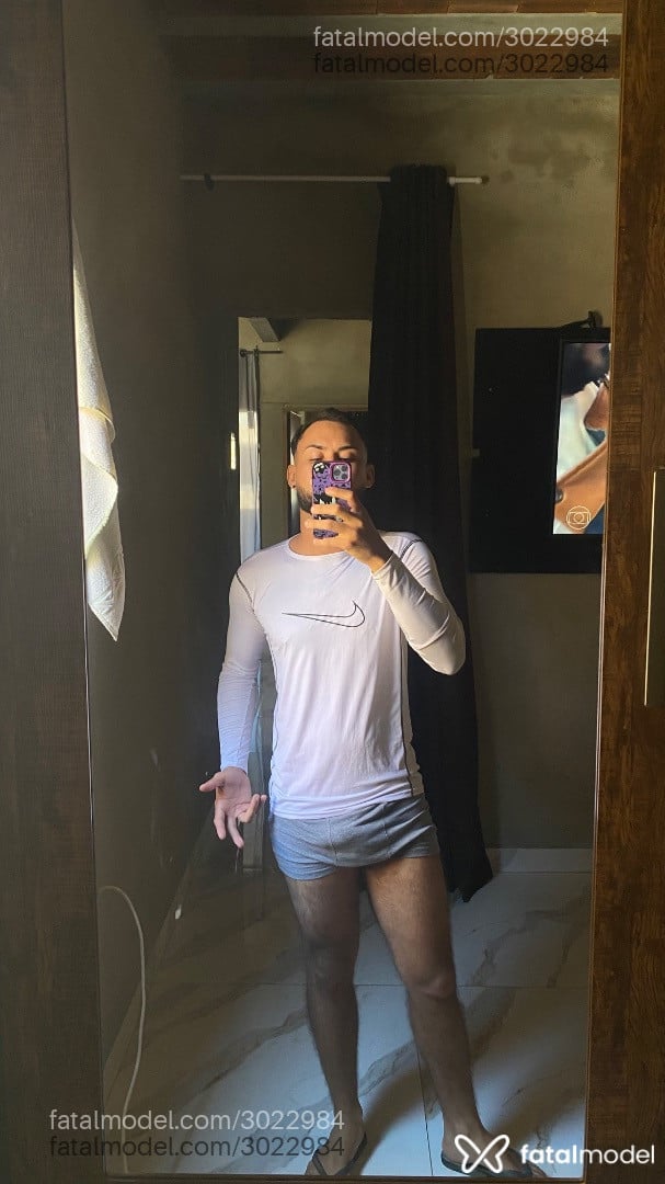Acompanhante homem morena (o) de olhos castanhos - Mateus